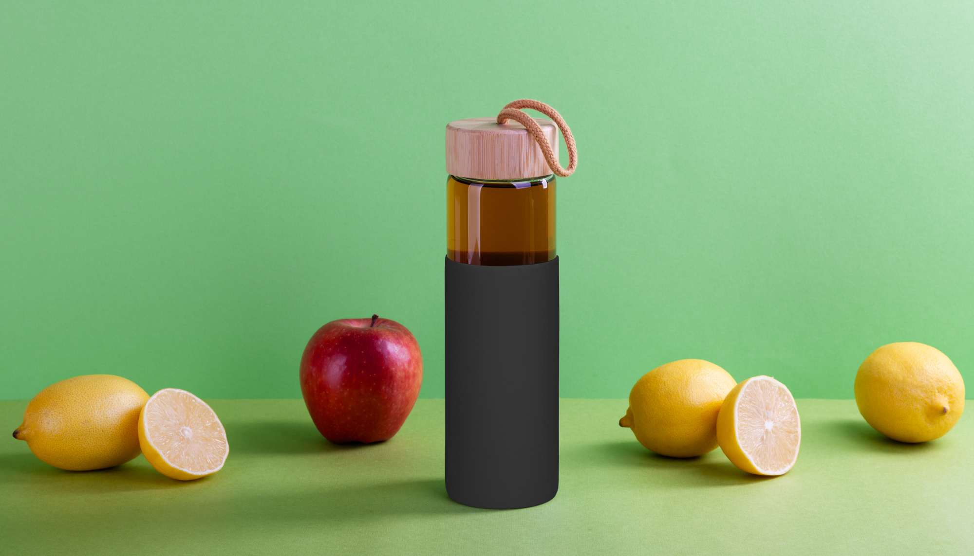 Бутылка для воды "Wellness" в силиконовом чехле фото на сайте Print Logo.